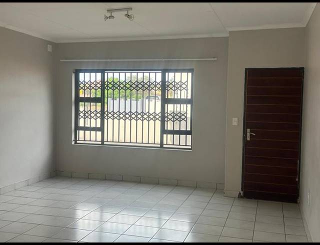 2 BEDROOM PROPERTY TO RENT IN CHROOM PARK